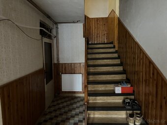 Prodej RD dvě bytové jednotky, prostorná dvou garáž s pozemk - 7