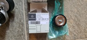 Nové originální kladky a řemeny Mercedes - 7
