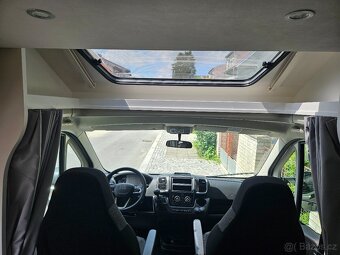 Nové Carado T338 S (Ducato 103kW), 5 míst - 7