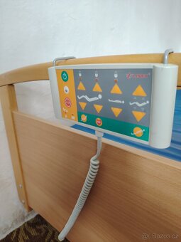 Elektrická zdravotní polohovaci postel s matrací. - 7
