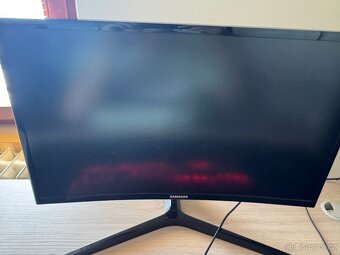 Herní Počítač s Monitorem - 7
