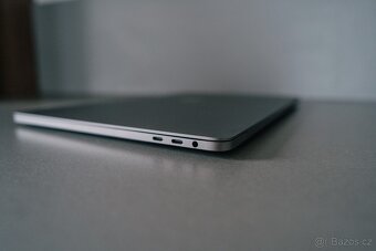 MacBook Pro 15" 2017, i7, 16gb RAM, 512gb SSD - 7