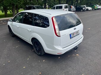 PRODÁM FORD FOCUS Mk2 po faceliftu 1.6 74kW combi - 7