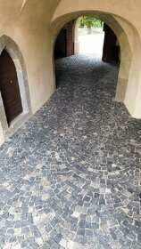 kočičí hlavy, dlažba z kamene, kostky žulové čedič - 7