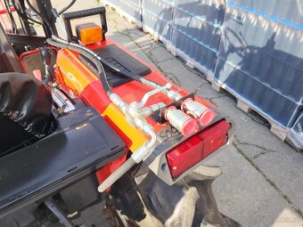 YANMAR FF254D s čelním nakladačem - 7