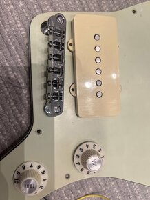 Snímače + pickguard jazzmater japan - 7