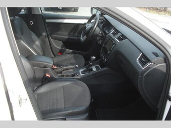 Škoda Octavia 2.0 TDi DSG NAVI STYLE - 7