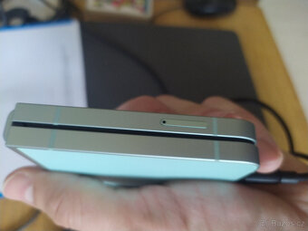 Samsung z flip 6 , 3x pouzdro , 12 GB RAM, 256 GB úložiště - 7