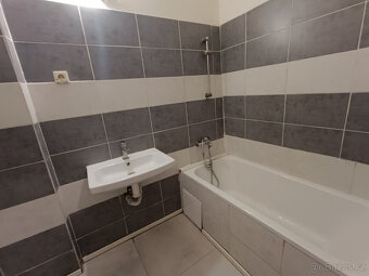 Pronájem bytu 3+1, + balkon, 70 m2, obec Dražeň - 7