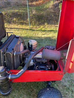 Zahradní traktor TORO Diesel Groundsmaster 220-D - 7