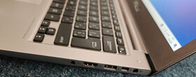 Asus UX303L Notebook, i3-5005U 2GHz, 4GB RAM, 300GB SSD - 7