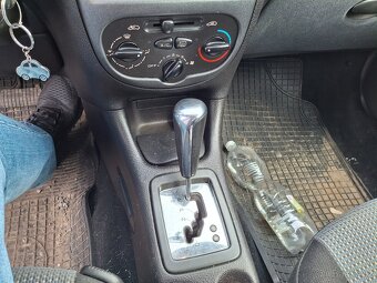 Peugeot 206 1.4i, automatická převodovka, r.v.2004 - 7