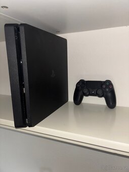 PlayStation 4 (PS4) s ovladačem - 7