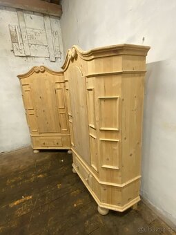 Smrková Barokní Skříň - 7