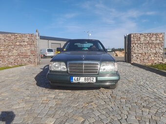 Mercedes Benz 124 Cabrio 220 E - 7