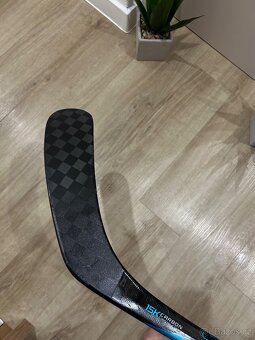 ✅HOKEJKA - BAUER NEXUS E4 ako SYNC - P92 - 77 FLEX - 162 CM✅ - 7
