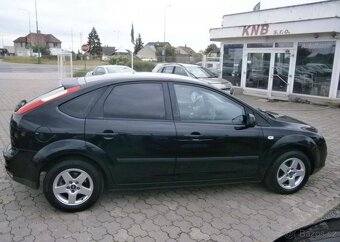 Ford Focus 1.6i 74kw,klima,serviska benzín manuál 74 kw - 7