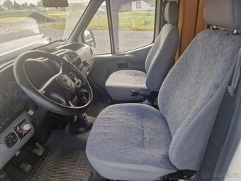 Ford Transit 2.5 td 74 kw - 6 míst. - klimatizace - tažné - - 7