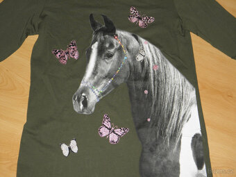 PĚKNÁ TRIKA S KOŇMI v. 158/164 - 7