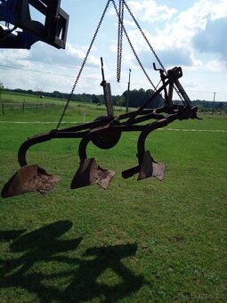 Tří radliční pluh - 7