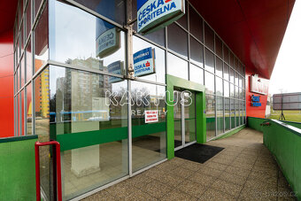 Pronájem obchodního prostoru (126m2) na ulici Výškovická, v - 7