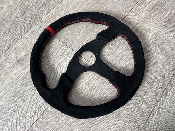 Nový černý tříramenný sportovní volant ( 350mm ) červená nit - 7
