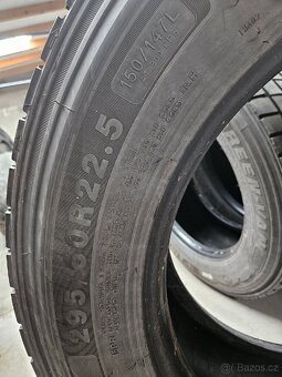 Záběrové pneu 295/60R22,5 - 7