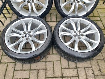 Alu kola peugeot 5x108 r19 8,5j et27 pneu 235/40/19 - 7