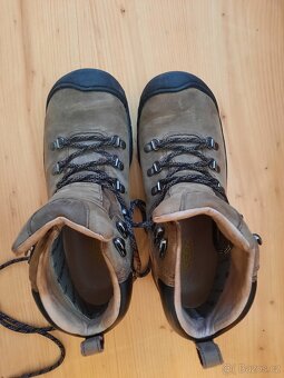 TURISTICKÉ BOTY KEEN VEL. 41 - 7