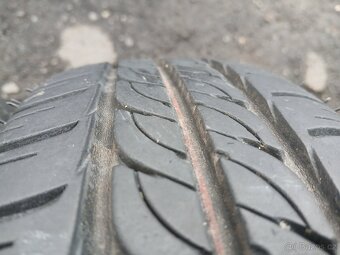 Prodám sadu kol Renault 155/70R13 letní - 7
