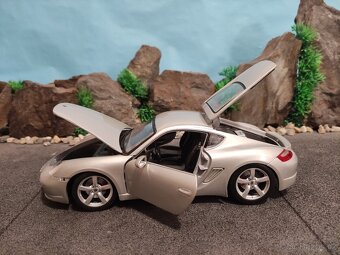 Prodám model 1:18 porsche cayman - 7