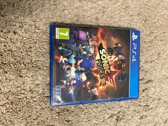 Playstation 4 + 7 her + 2 ovladače - 7