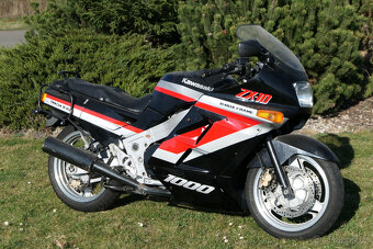 Kawasaki ZX10 - 7