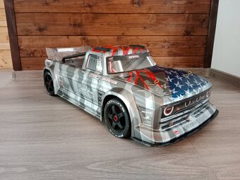 Arrma Infraction 6S BLX 1:7 RTR stříbrná - 7