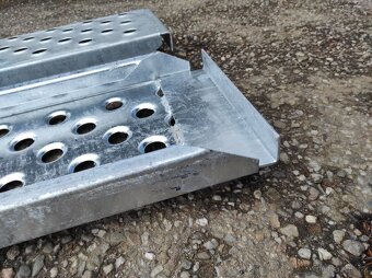 Ocelové nájezdy na auto 2 - 3 metry, až 4000 kg, zesílené - 7