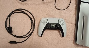 PS5 Slim s mechanikou v záruce do 7.8.2026 - 7