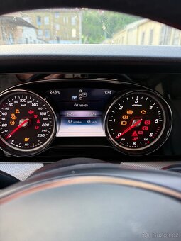 Mercedes Benz E220 143kw, servisovaný, DPH, nové pneu - 7