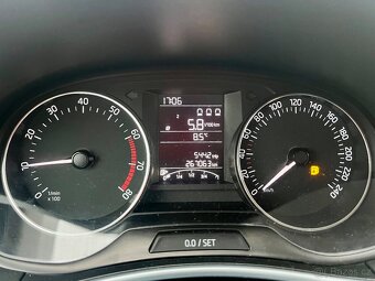 Škoda Fabia 3 1,2tsi manual 66kW klima 2 klíče au kola - 7