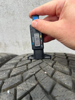 235/40R19 zimní pneu BRIDGESTONE BLIZZAK LM005 - 7