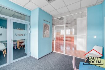 Pronájem obchodního prostoru / kanceláře v areálu obchodního - 7