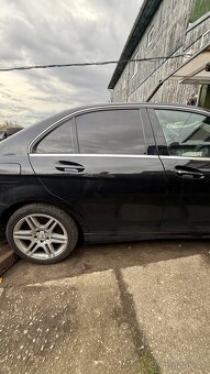 Mercedes w204 na náhradní Dily c220 - 7