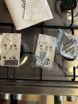 Plynový sporák s el. troubou (cca 4x použit) - 7