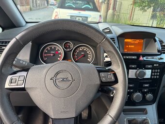 Opel Zafira 1,6 85 kw rok 2011 - 7