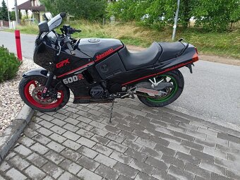 Kawasaki gpx 600 - 7