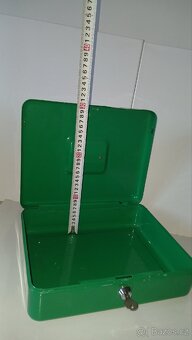 Přenosná pokladna s klíčem - trezorek dle fotek - 7