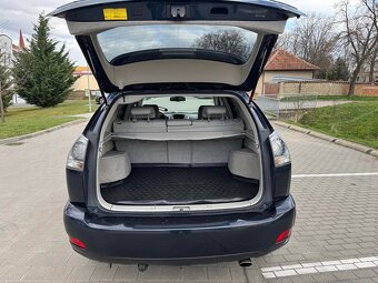 Lexus RX400h | 3.3 V6 | AWD | Hybrid | 155 KW - 7