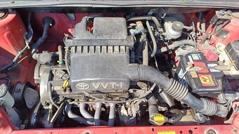 TOYOTA YARIS - 7