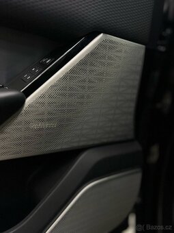 Range Rover Velar 2,0i, 221KW, R-dynamic, ČR - 7