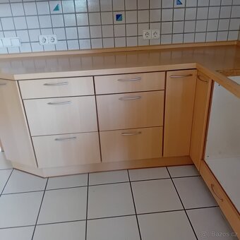 Kuchyňská linka se spotřebiči - 7