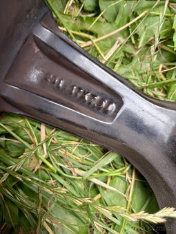 Alu kola R17 - 7